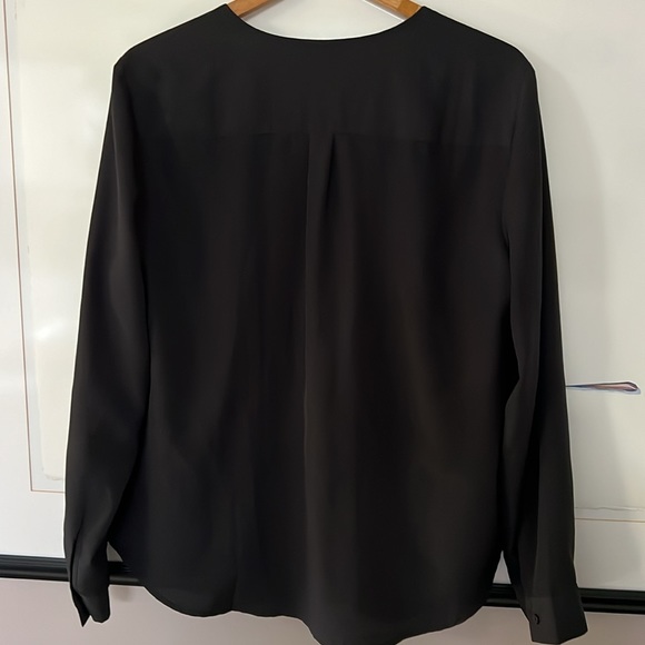 Beautiful Talbots blouse with lace overlay. Like new condition. - Picture 6 of 6